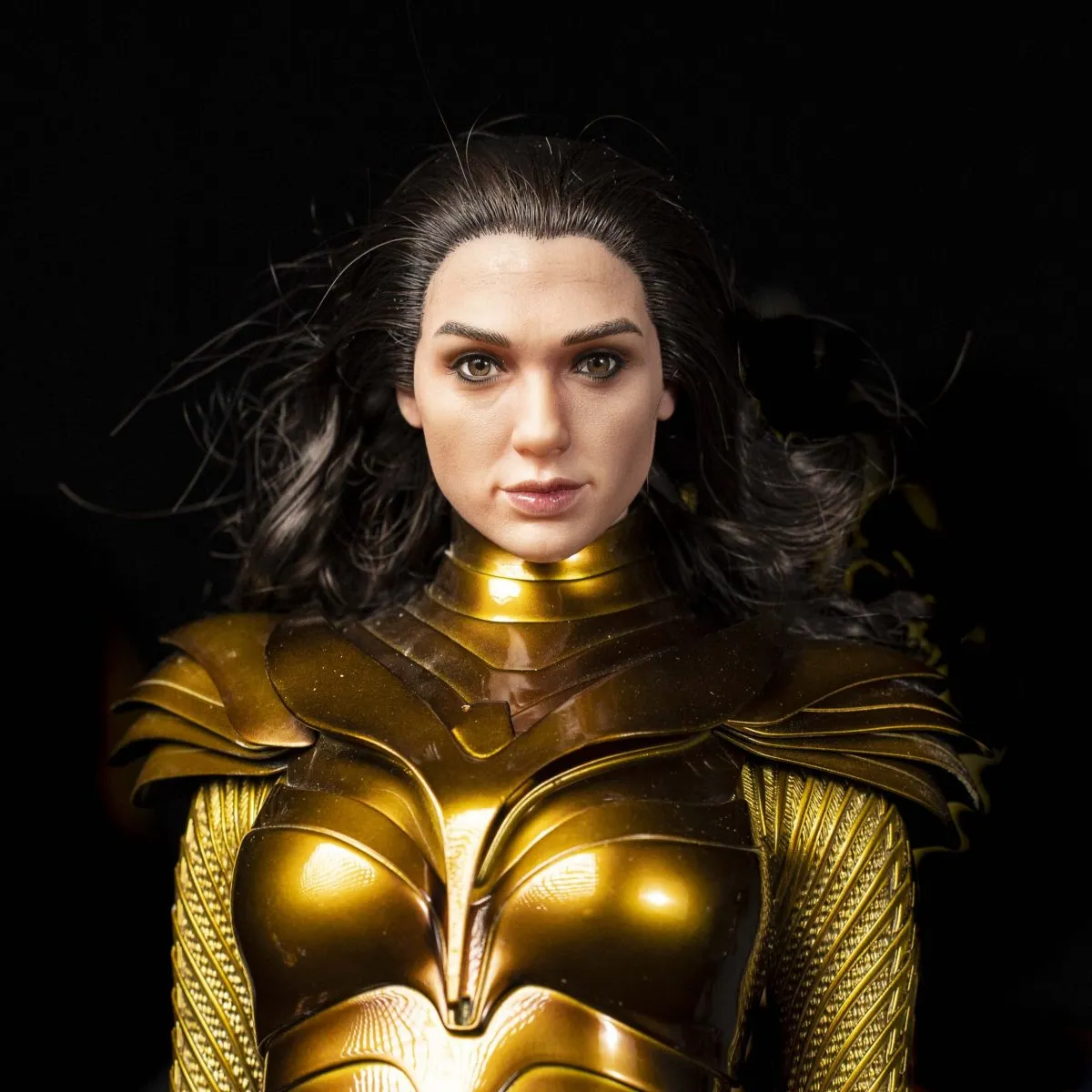【pre order】DC Wonder Woman Golden Eagle Armor Resin Figure 65cm - Image 10