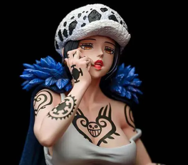 【pre order】One Piece Female Trafalgar Law Resin Statue | 13cm - Image 3