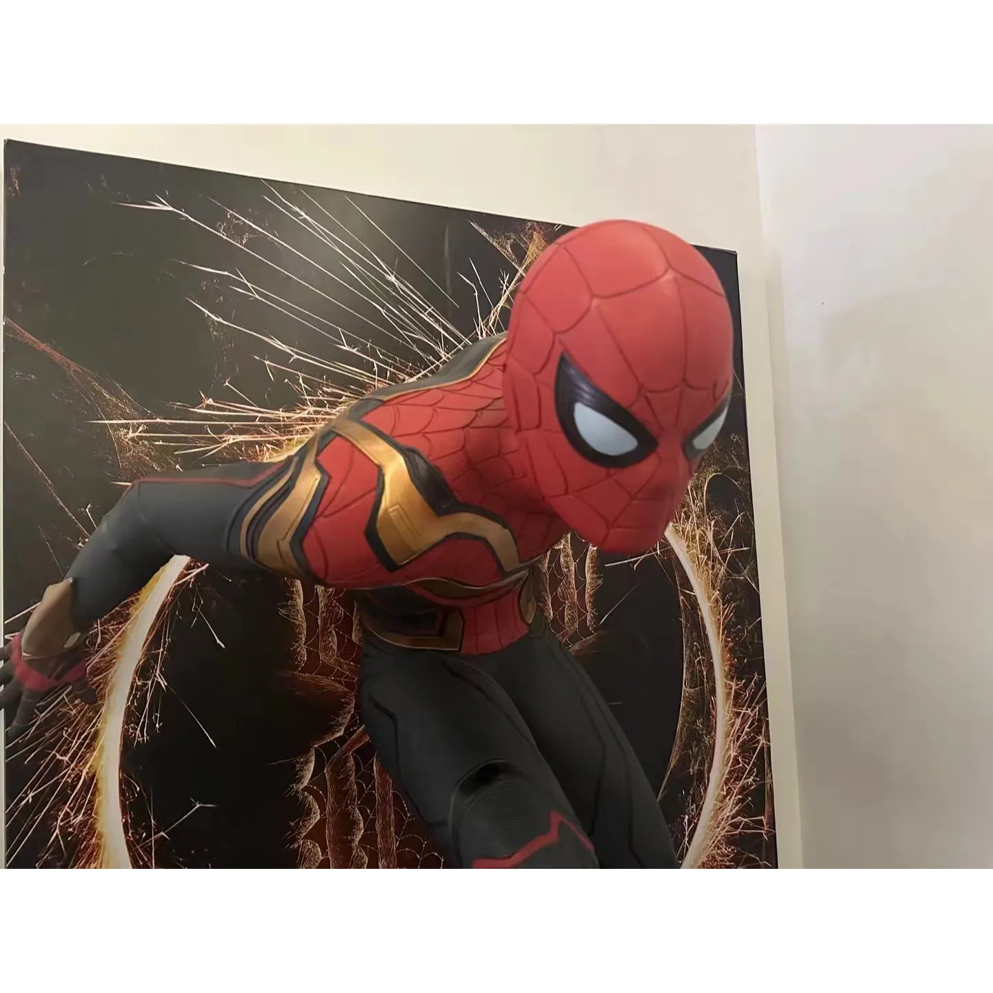 【pre order】Spiderman Life-Size Resin Statue – Premium Collectible Figure - Image 8