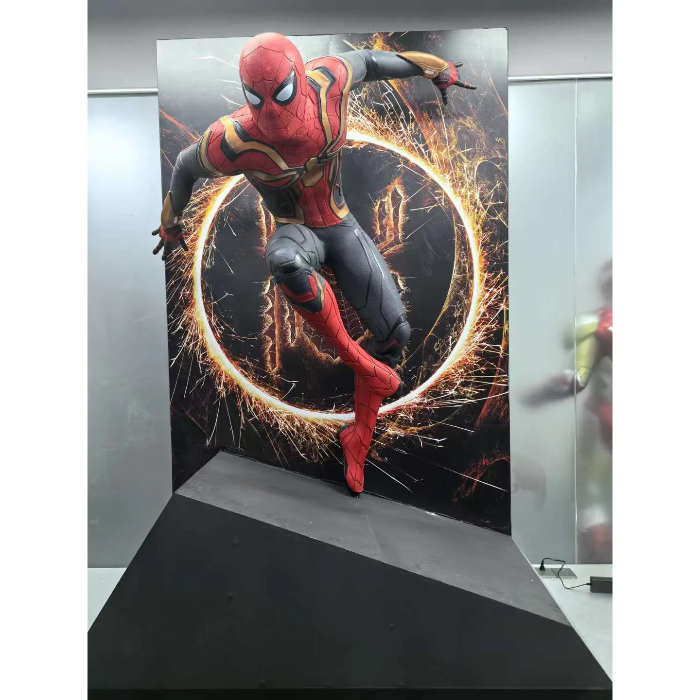 【pre order】Spiderman Life-Size Resin Statue – Premium Collectible Figure - Image 7