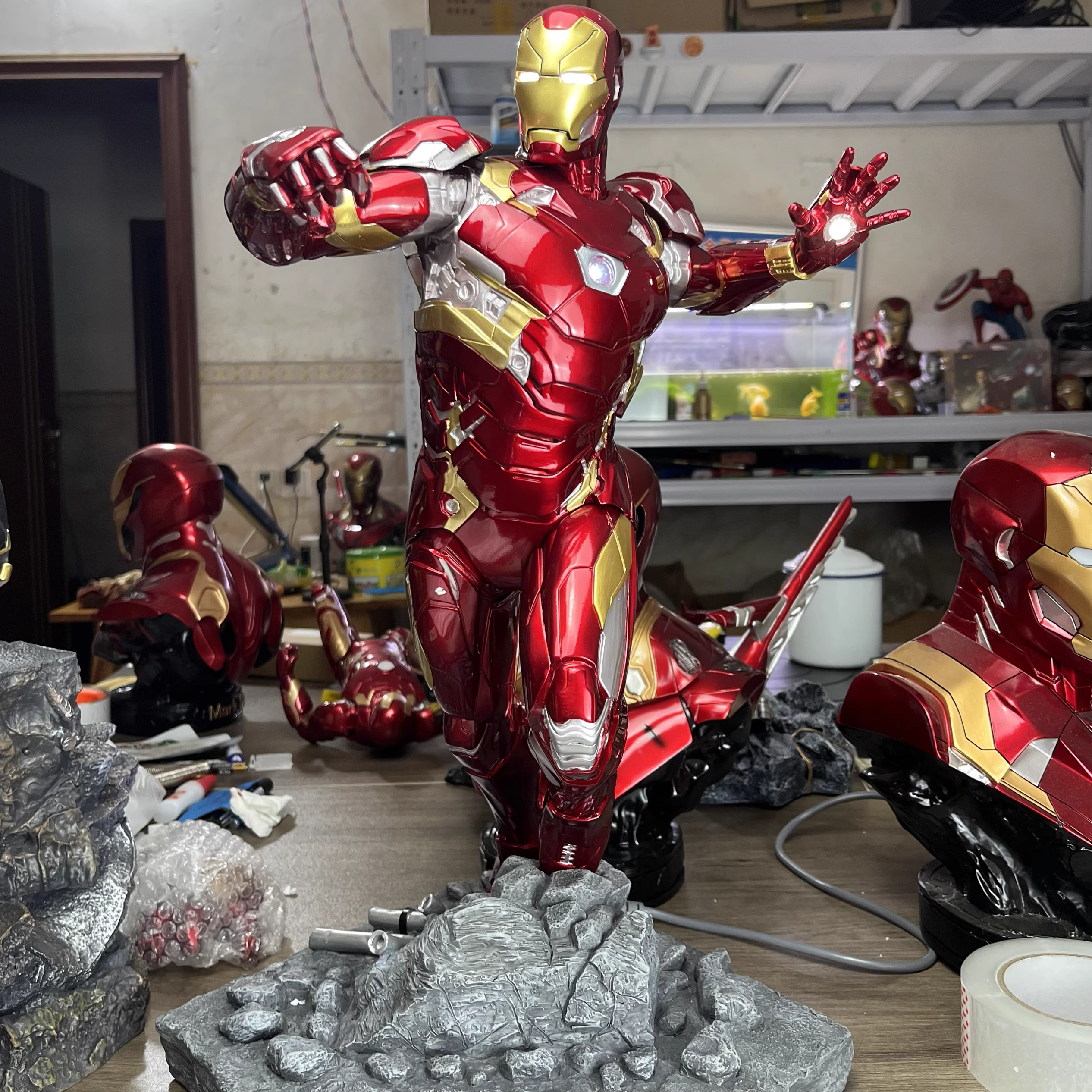 【pre order】Civil War Iron Man 1/4 Scale Resin Statue 19.7inch-50cm - Image 3