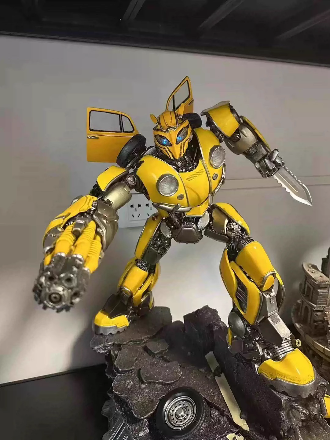 【pre order】Bumblebee Resin Statue – Transformers Collectible - Image 5
