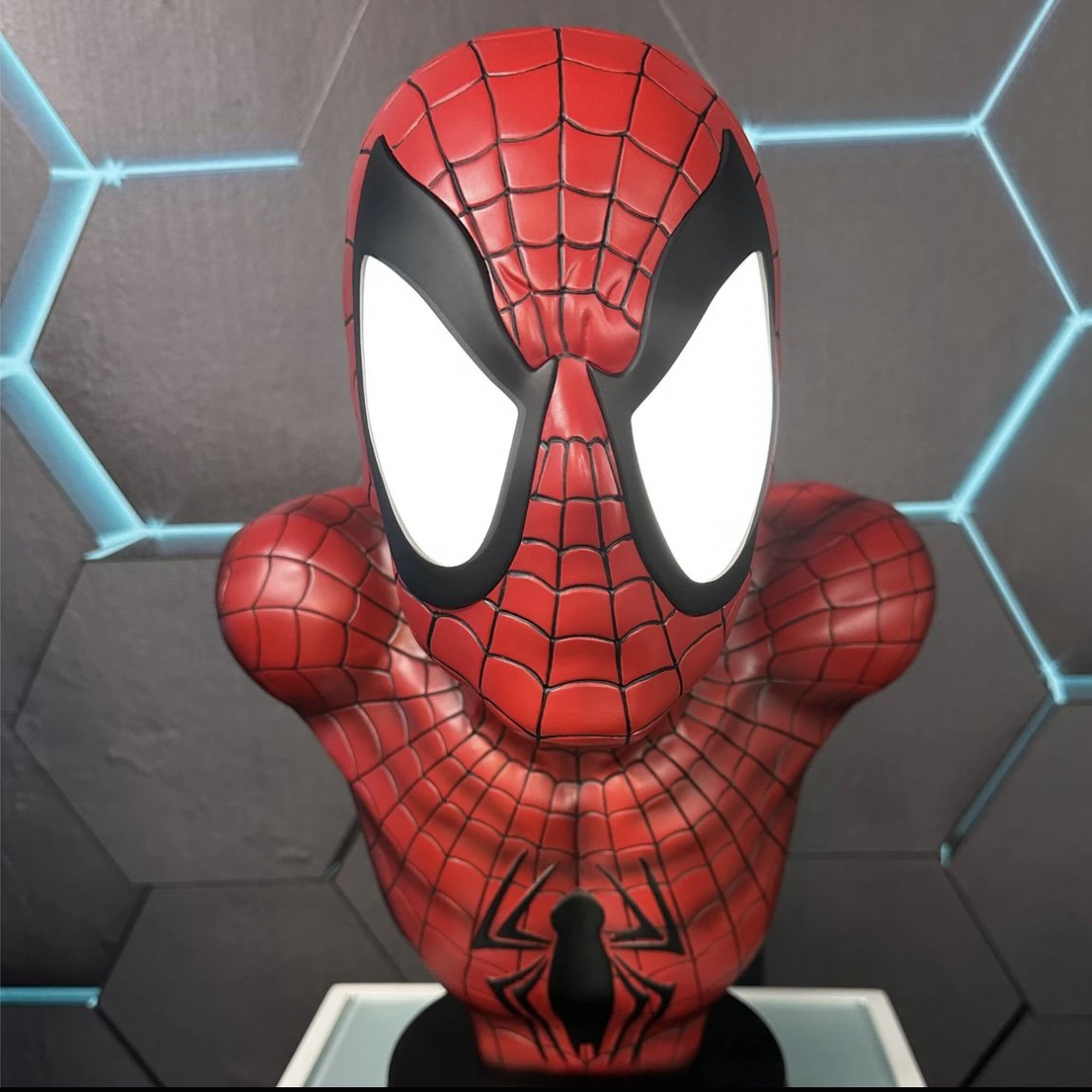 【pre order】Spider-Man Life-Size Bust Resin Statue 20.5inch-52cm - Image 7