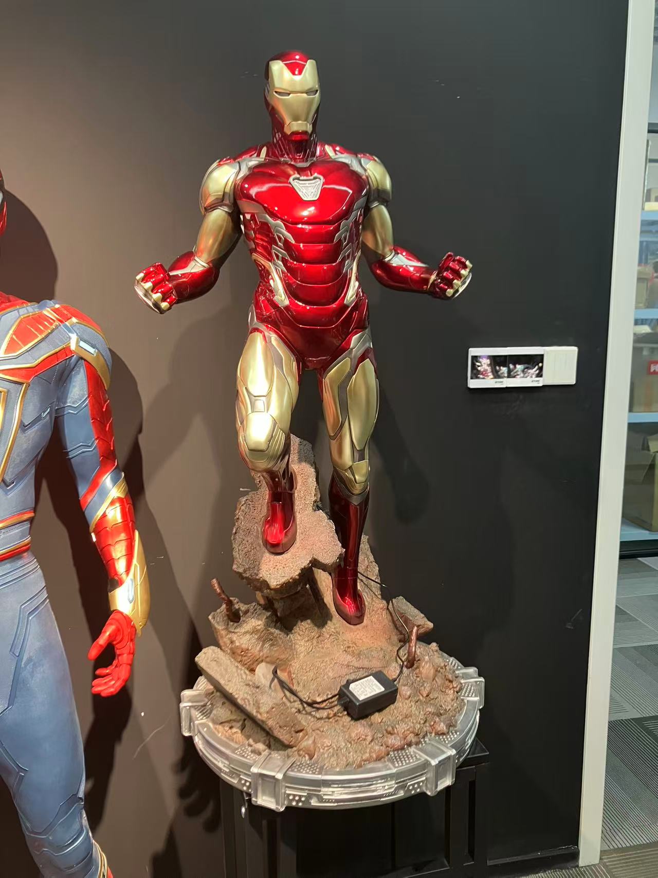 【pre order】Marvel Iron Man 1:2 Scale Life-Size Resin Statue H115cm - Image 13