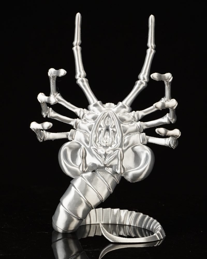 【pre order】 Alien Facehugger Phone Stand - Sci-Fi Movie Metal Collectible