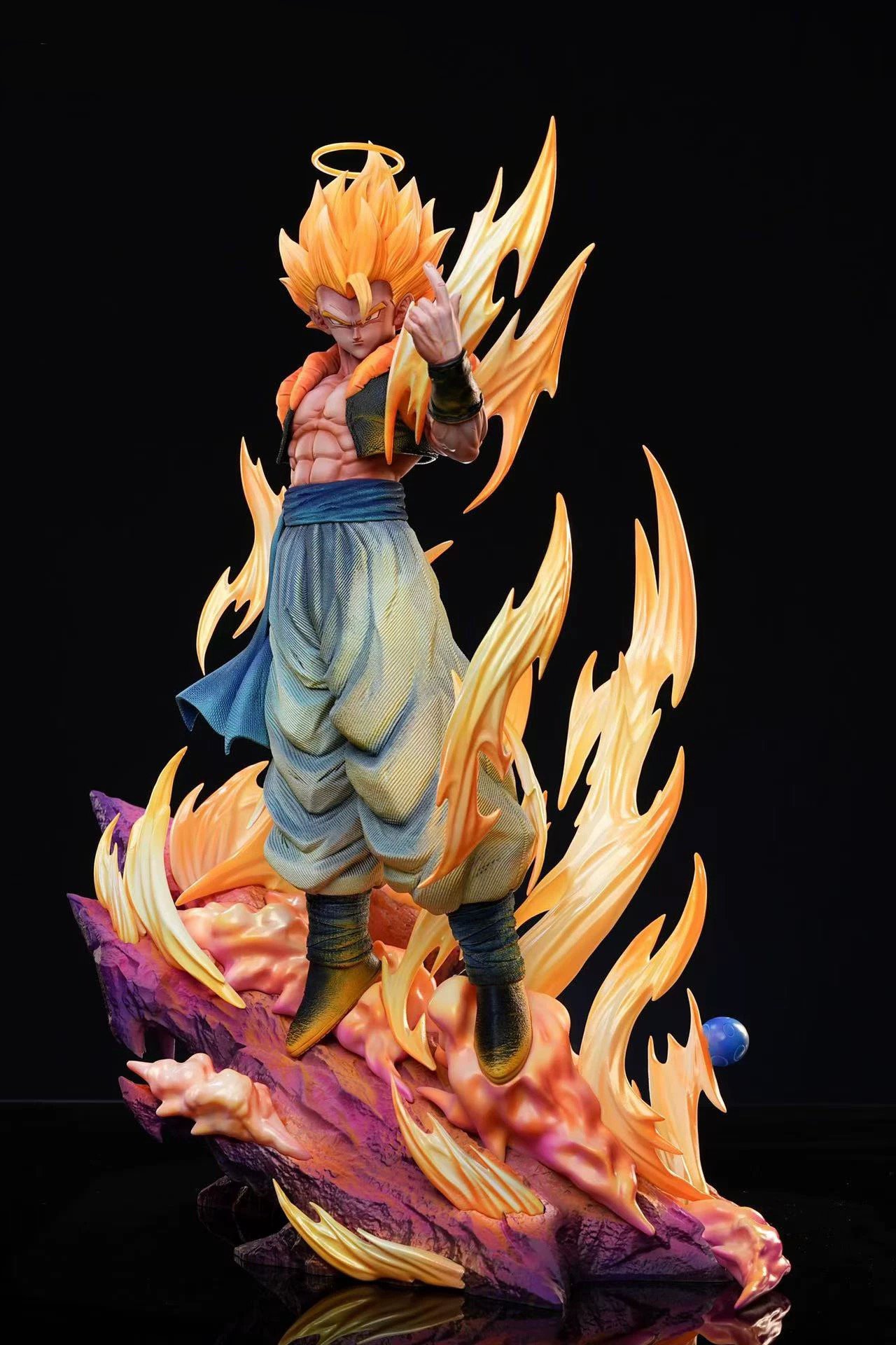 【pre order】Dragon Ball Gogeta Resin Statue – 1/6 & 1/4 Scale Versions