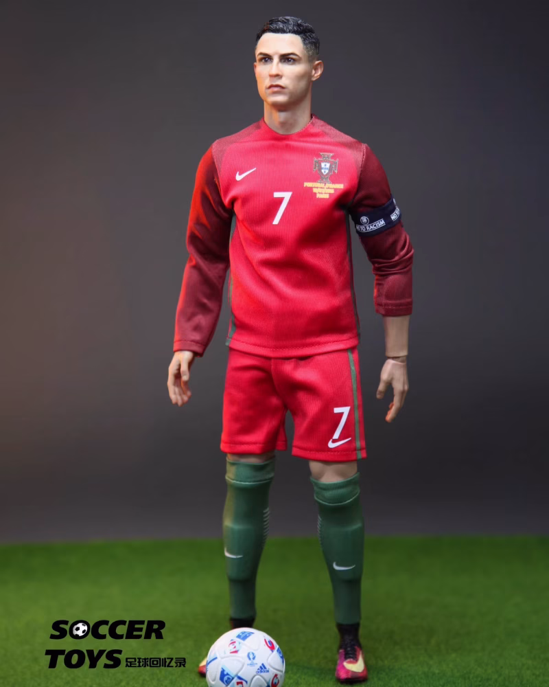 【pre order】 Cristiano Ronaldo's “European Cup On-Field Edition” Championship Moment 1/6 Scale Resin Statue Memo Studio