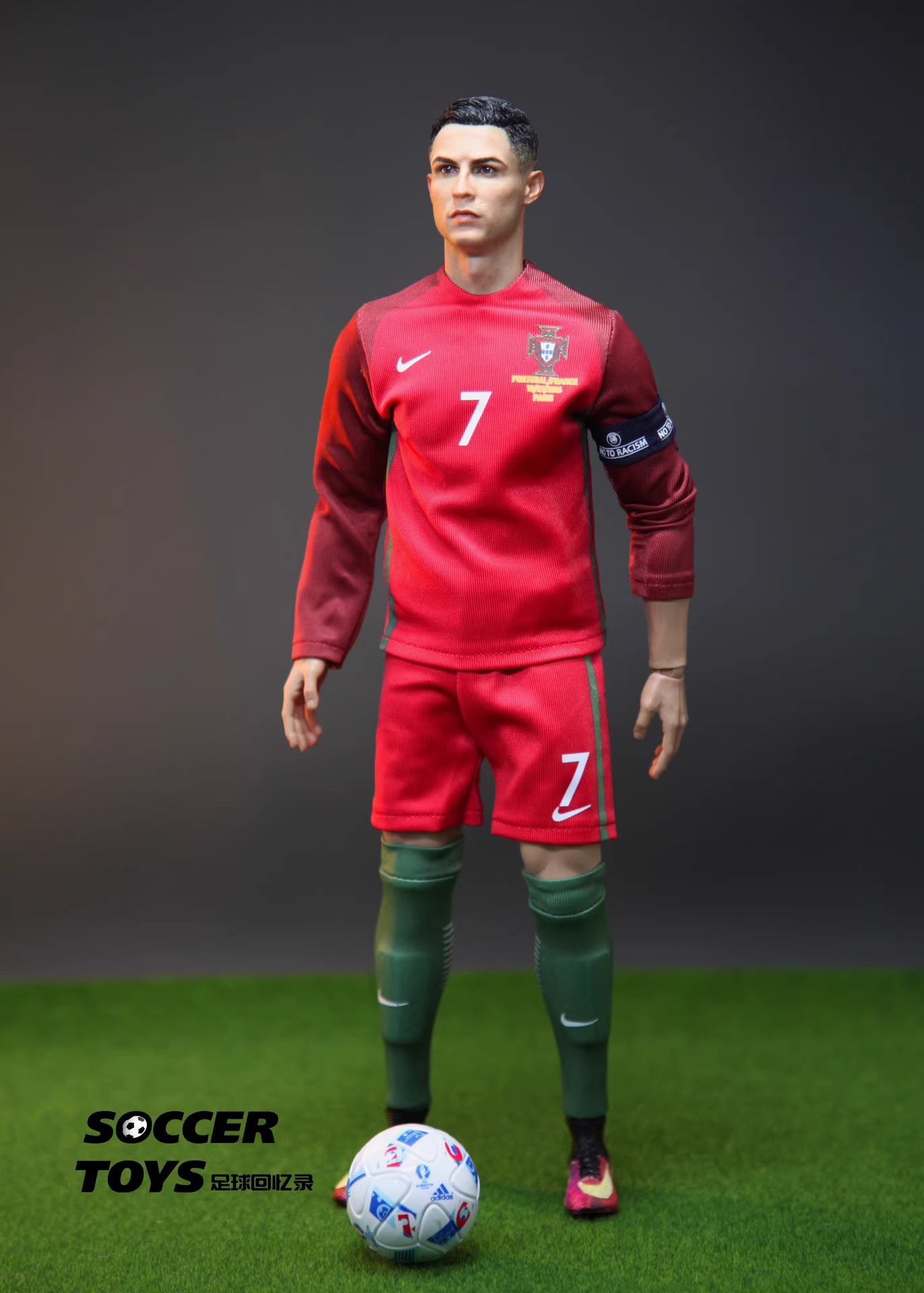 【pre order】 Cristiano Ronaldo's “European Cup On-Field Edition” Championship Moment 1/6 Scale Resin Statue Memo Studio