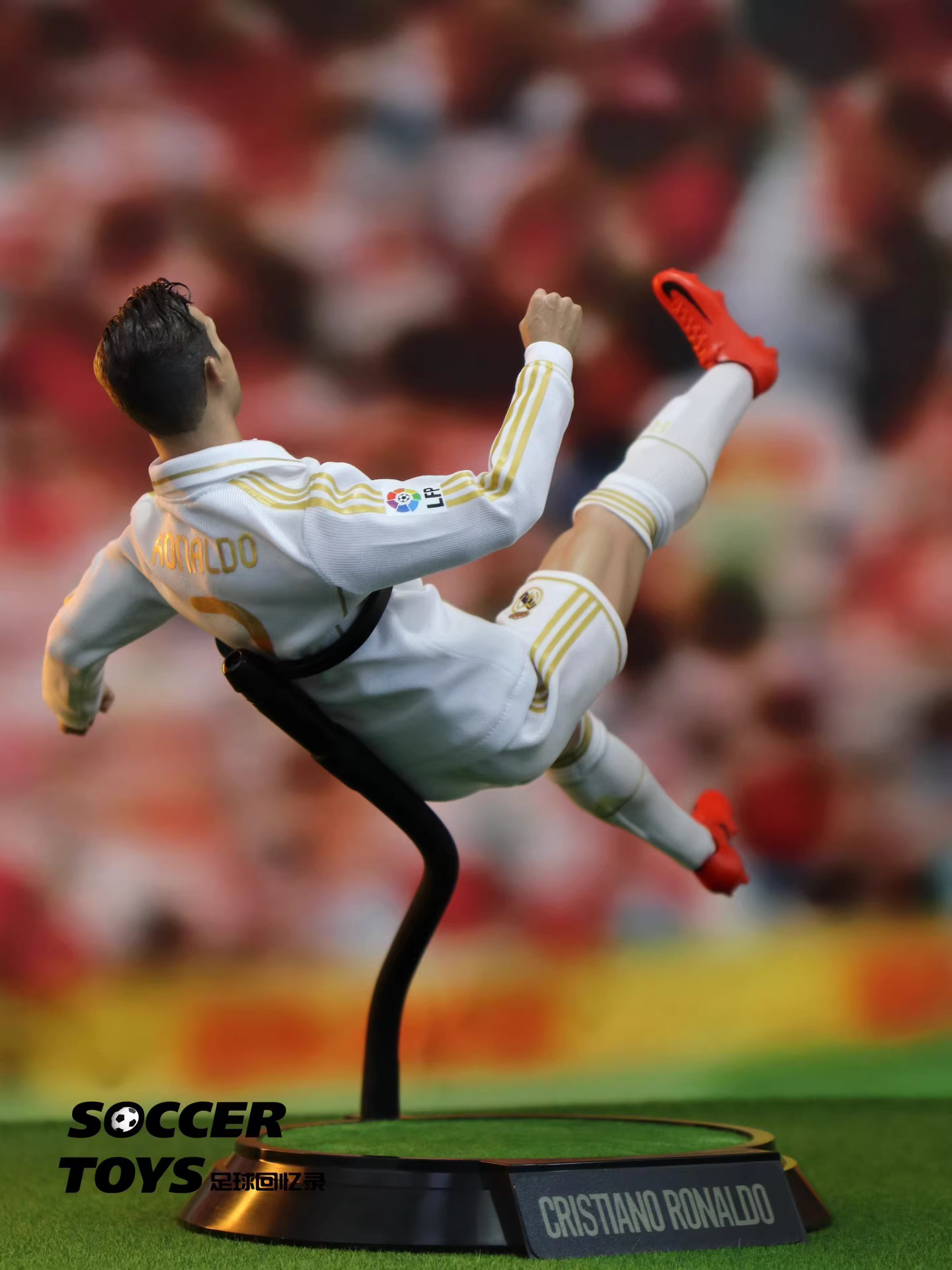 【pre order】Cristiano Ronaldo Real Madrid Roaring Siu Expression 1/6 Scale Resin Statue MEMO STUDIO - Image 3