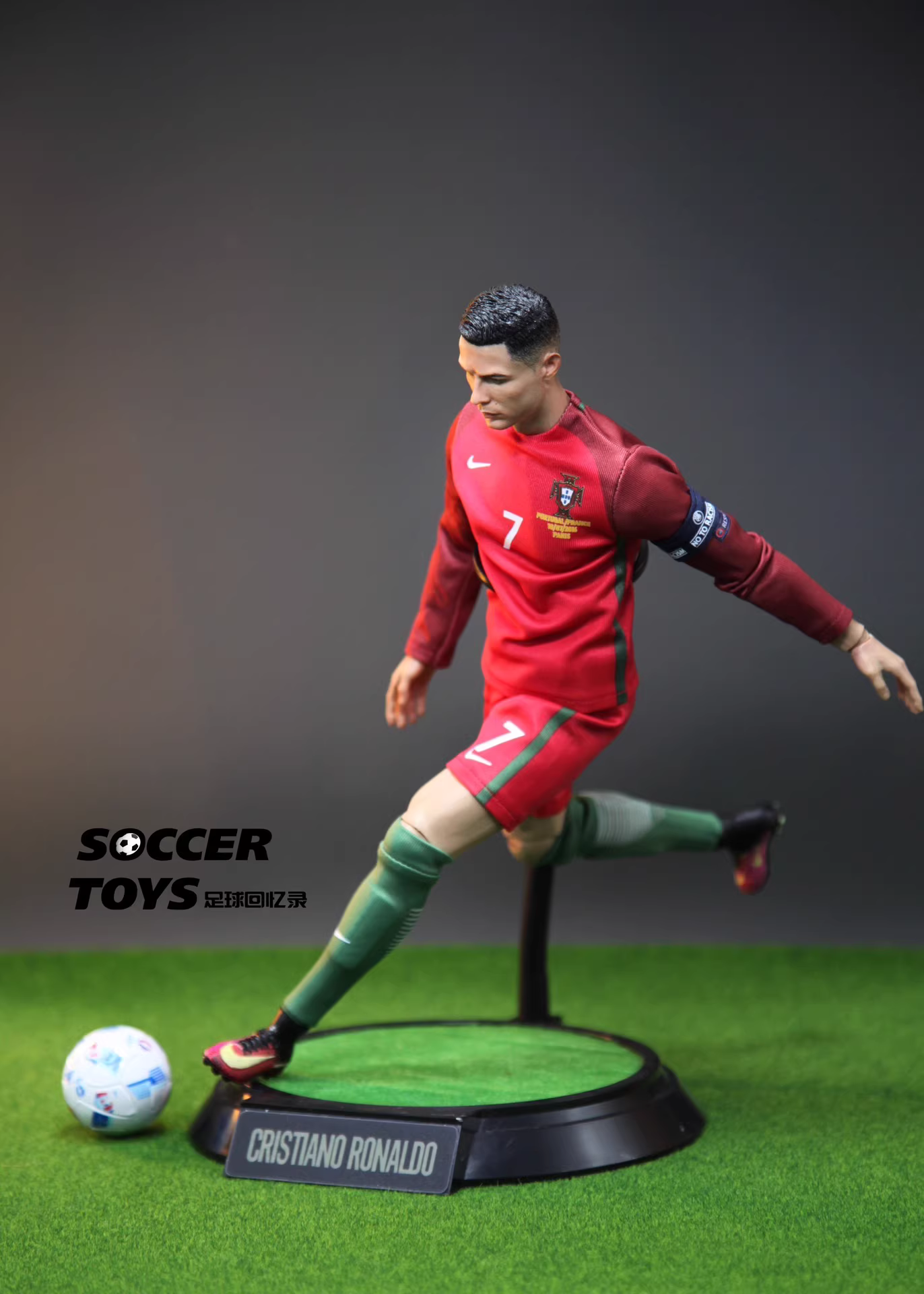 【pre order】 Cristiano Ronaldo's “European Cup On-Field Edition” Championship Moment 1/6 Scale Resin Statue Memo Studio - Image 5