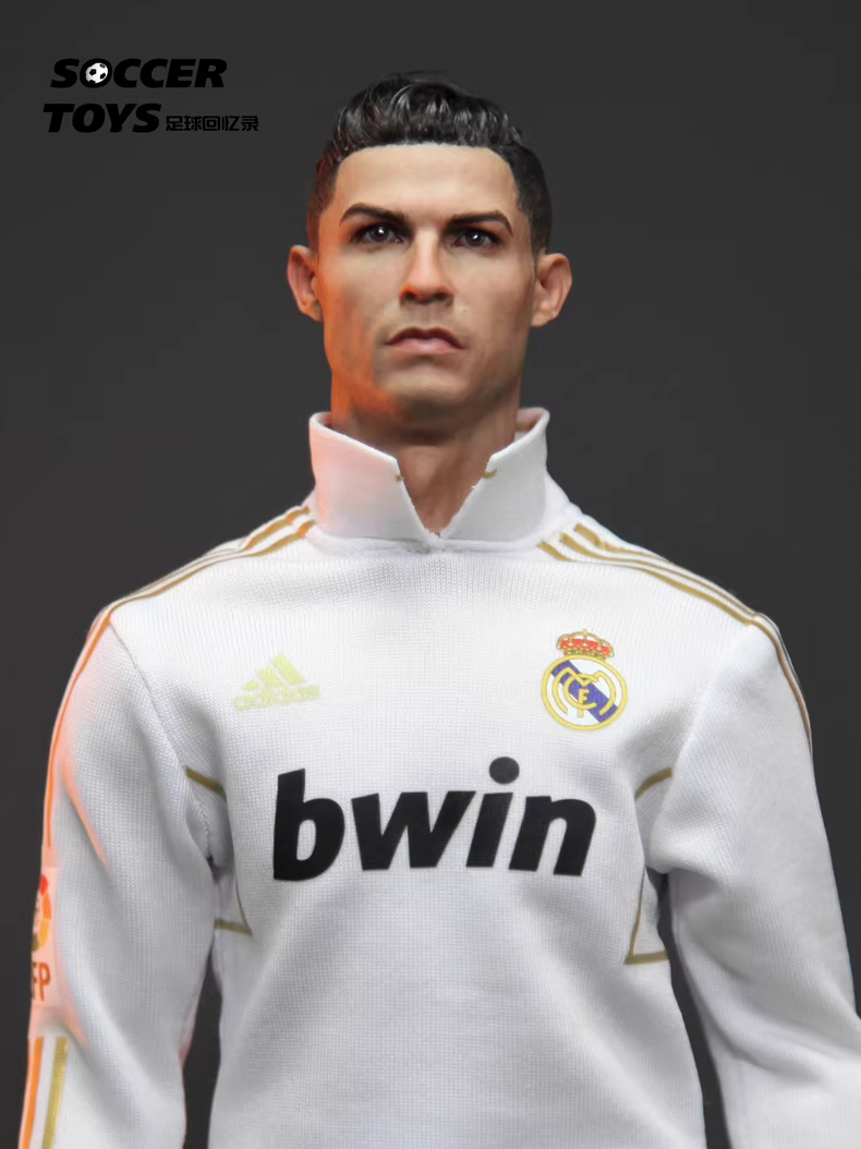 【pre order】Cristiano Ronaldo Golden Edge Period 1/6 Scale Resin Statue - Image 6