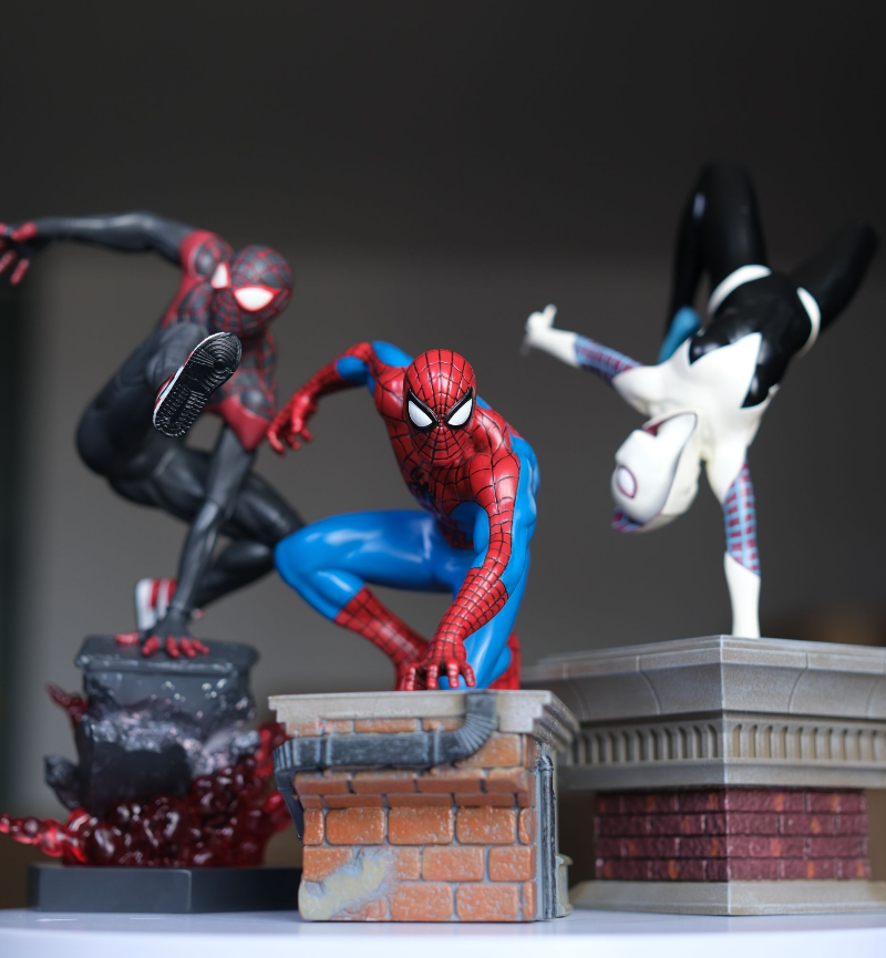 【pre order】 Marvel The Battle of Three Spider-Men Across the World Resin Staute