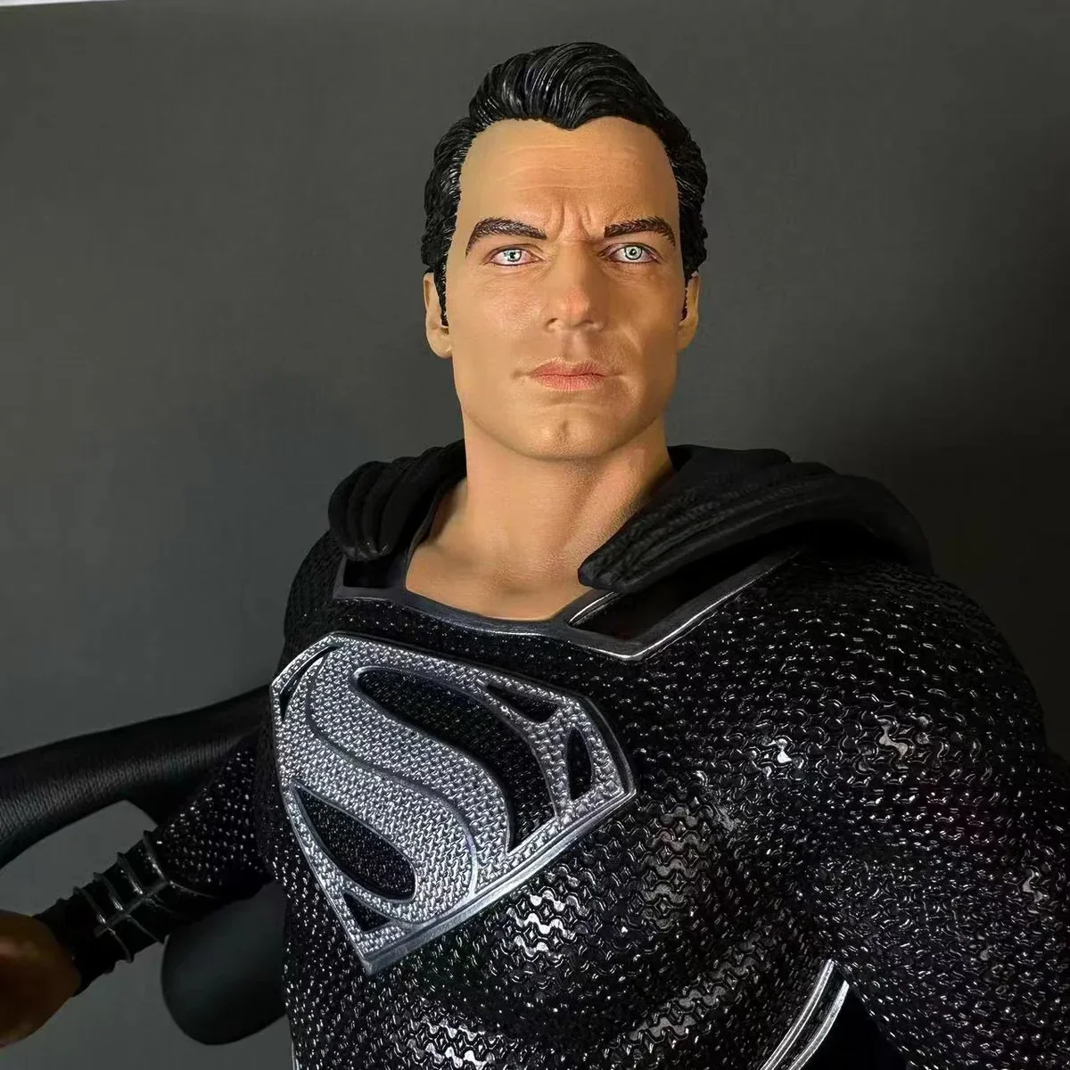 【pre order】Zack Snyder’s Justice League Superman Black Suit Resin Statue 1/4 - Image 5