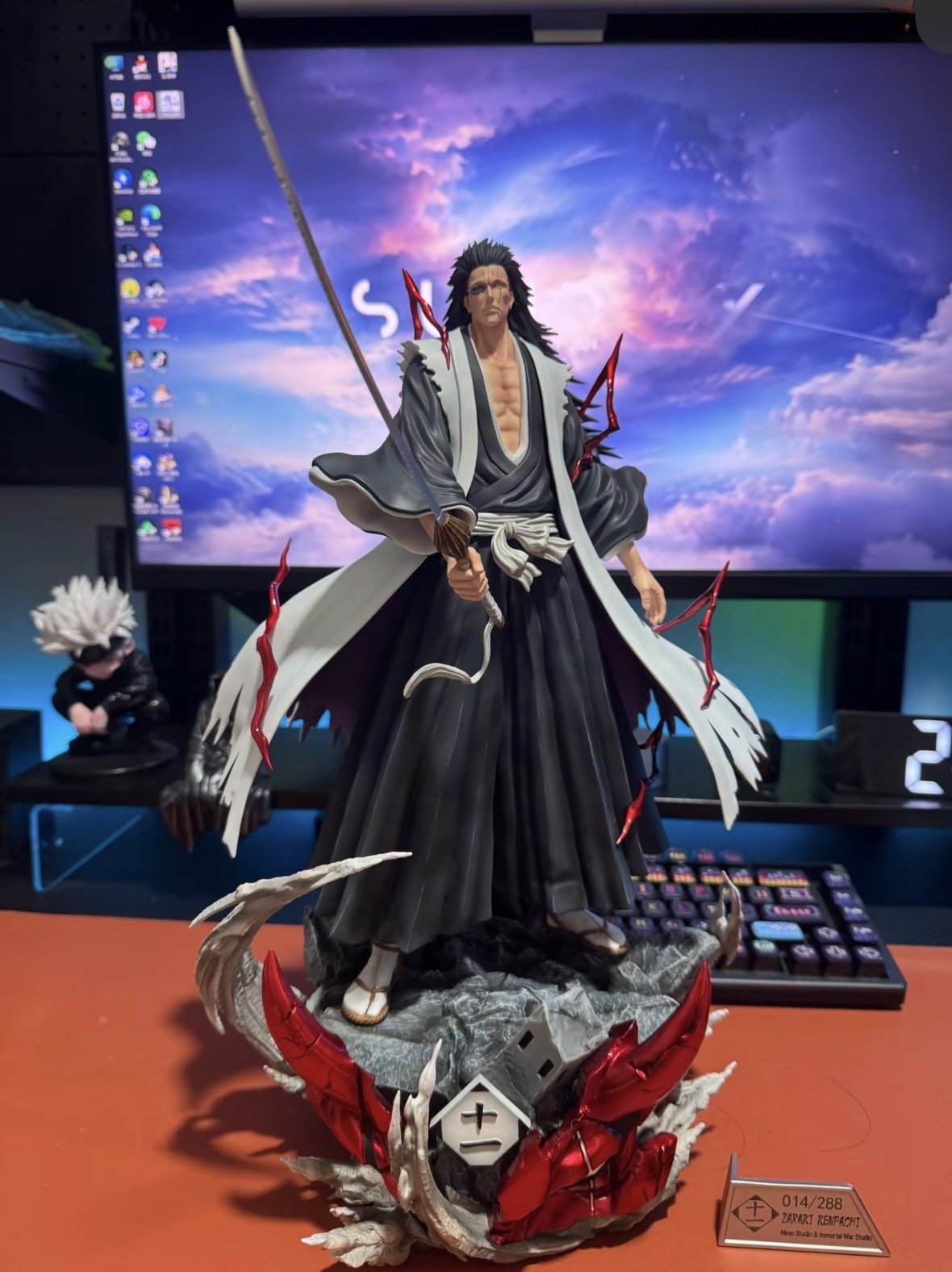 【pre order】BLEACH ZARAKI KENPACHI RESIN FIGURE 1/6 SCALE - Image 2
