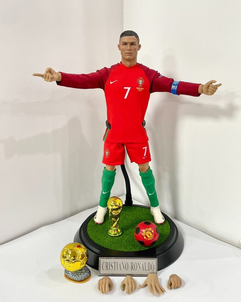 【pre order】CR7 1/6 SCALE ACTION FIGURE